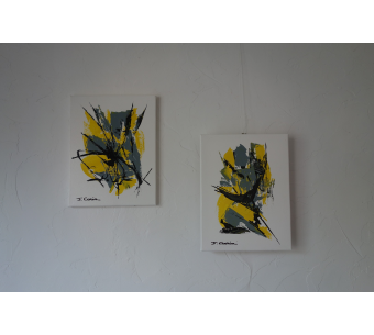 Déco jaune et gris avec des tableaux modernes : La vie insouciante